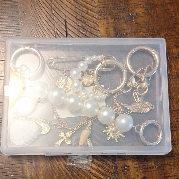 Seashell And Pearl Bag Charms - Picture 8 of 8